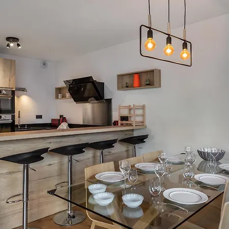 T4 A Moriond, A 100m Des Pistes, Avec Parking, Wifi Et Services Inclus - Fr-1-563-48 Apartment Courchevel