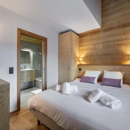 T4 A Moriond, A 100m Des Pistes, Avec Parking, Wifi Et Services Inclus - Fr-1-563-48 * Courchevel